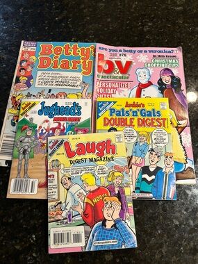 Lot of 5, some HTF Archie Comics bundle